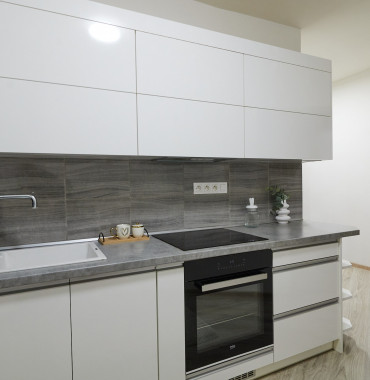 KOMPLETNE ZREKONŠTRUOVANÝ 1 IZBOVÝ BYT / 35,95 m2